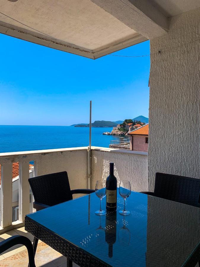 Pine&Sea Beach Retreat Sveti Stefan Exterior photo