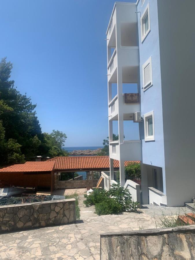 Pine&Sea Beach Retreat Sveti Stefan Exterior photo