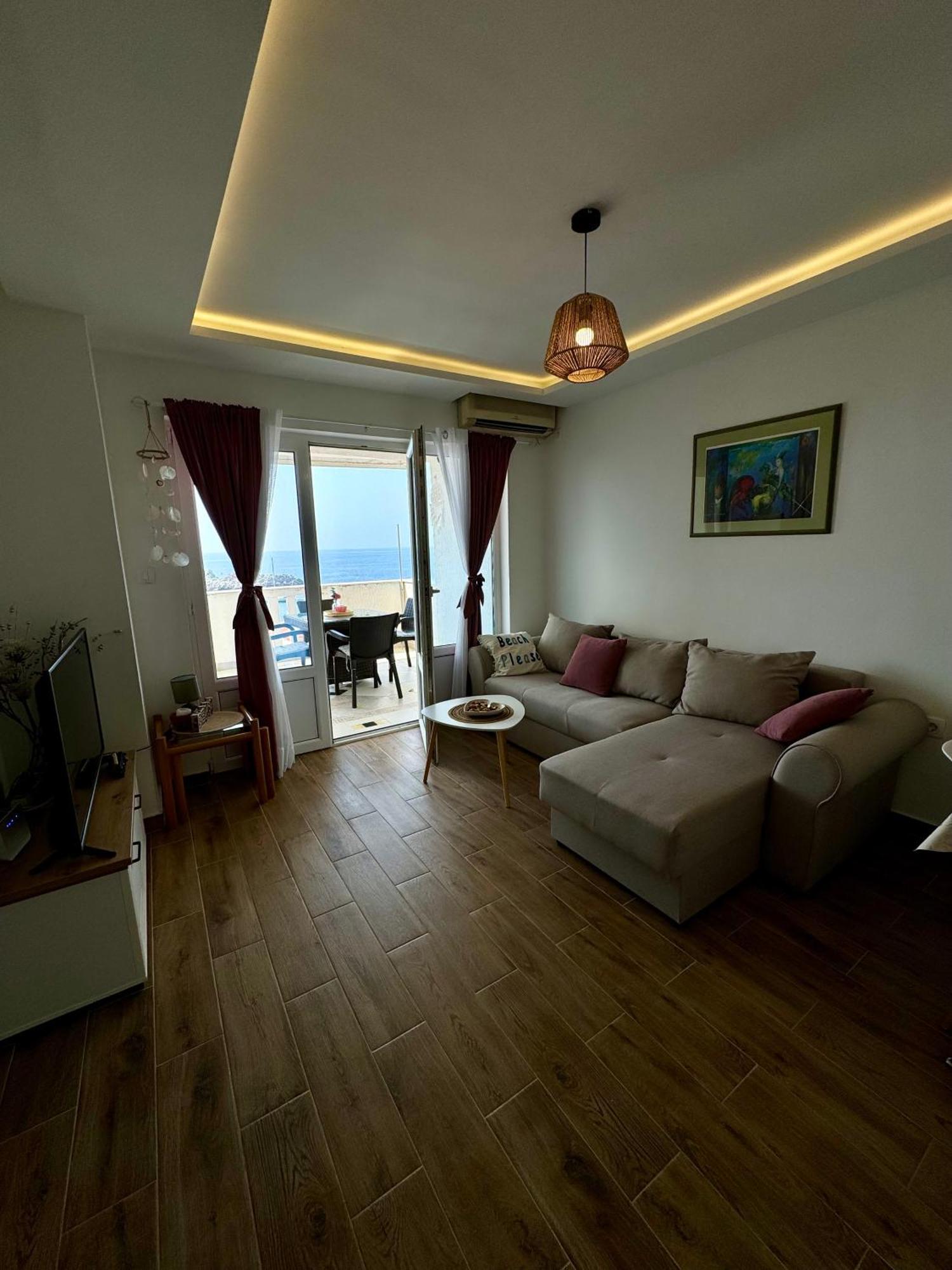 Pine&Sea Beach Retreat Sveti Stefan Exterior photo