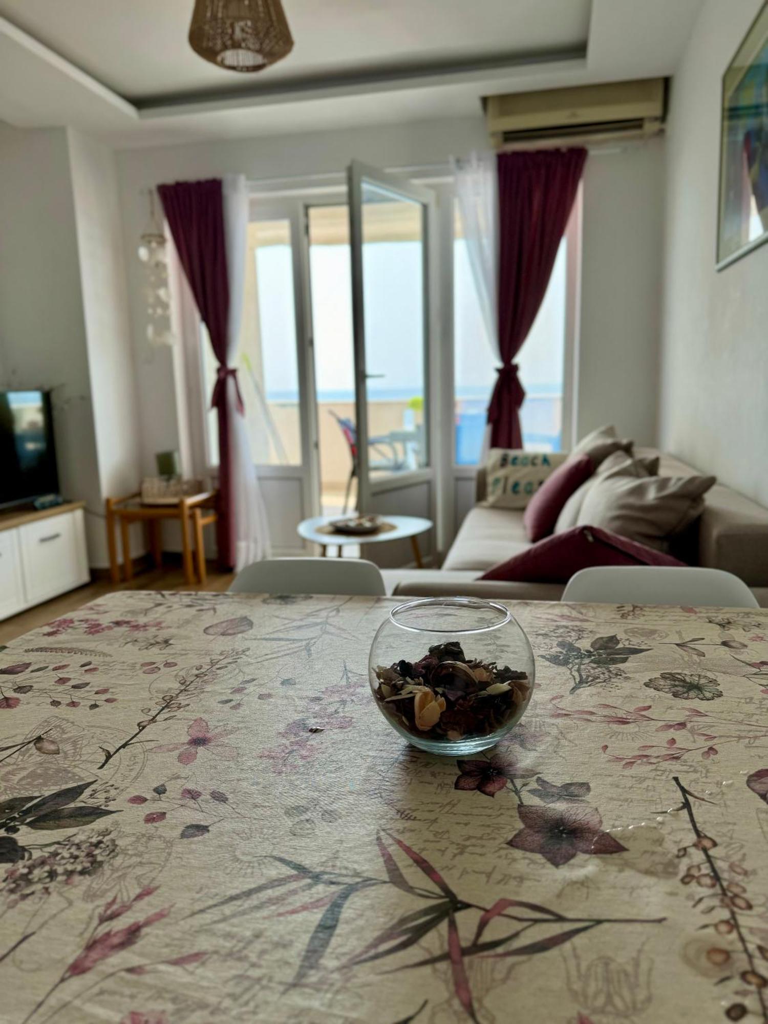 Pine&Sea Beach Retreat Sveti Stefan Exterior photo